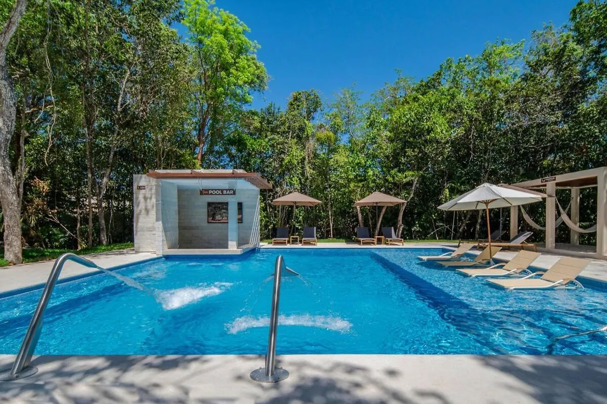 2 Bed 2 Bath At Selva Escondida In פוארטו מורלוס 0*,  מקסיקו